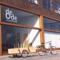 plaatje: De fietskar van Uitvaartwinkel De Ode