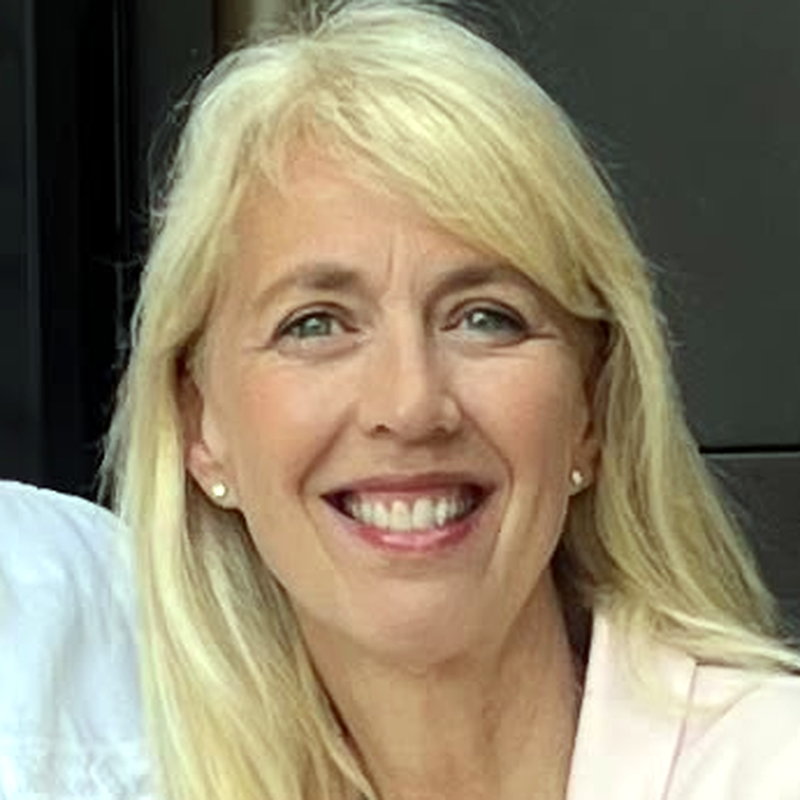 Monique, uitvaartverzorger